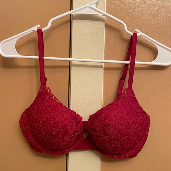 Red Lace Victoria’s Secret Bra - 32 D - Picture 1 of 4